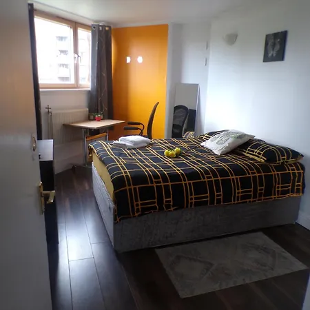 Chelsea Orange Apartment Sleeps10-Petsok-Parking